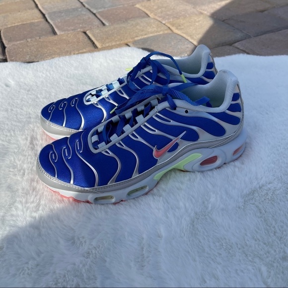 Nike Air Max Plus Ultraman Hyper Royal Sunblush - Picture 2 of 9